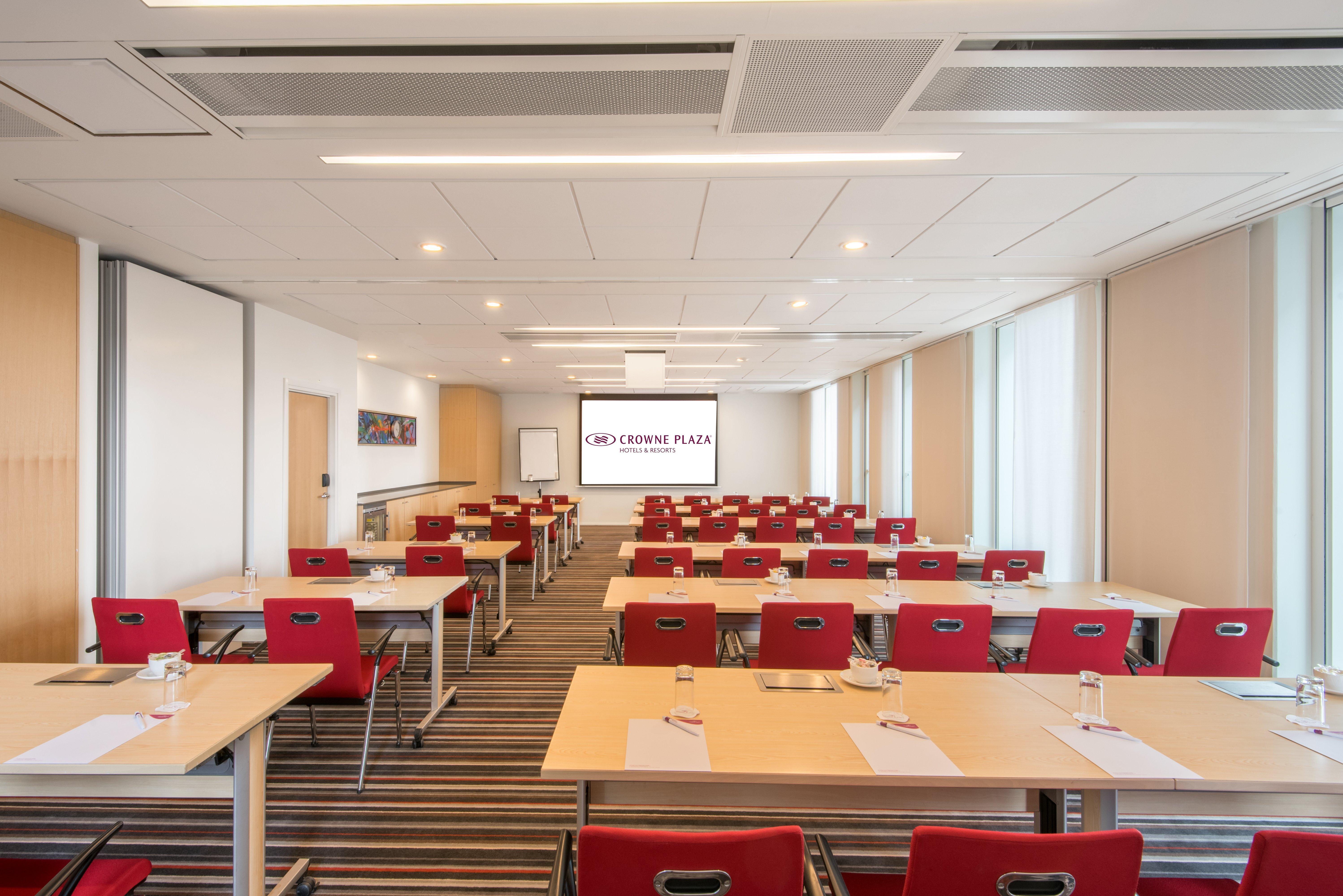 Crowne Plaza Towers, An Ihg Hotel 4*